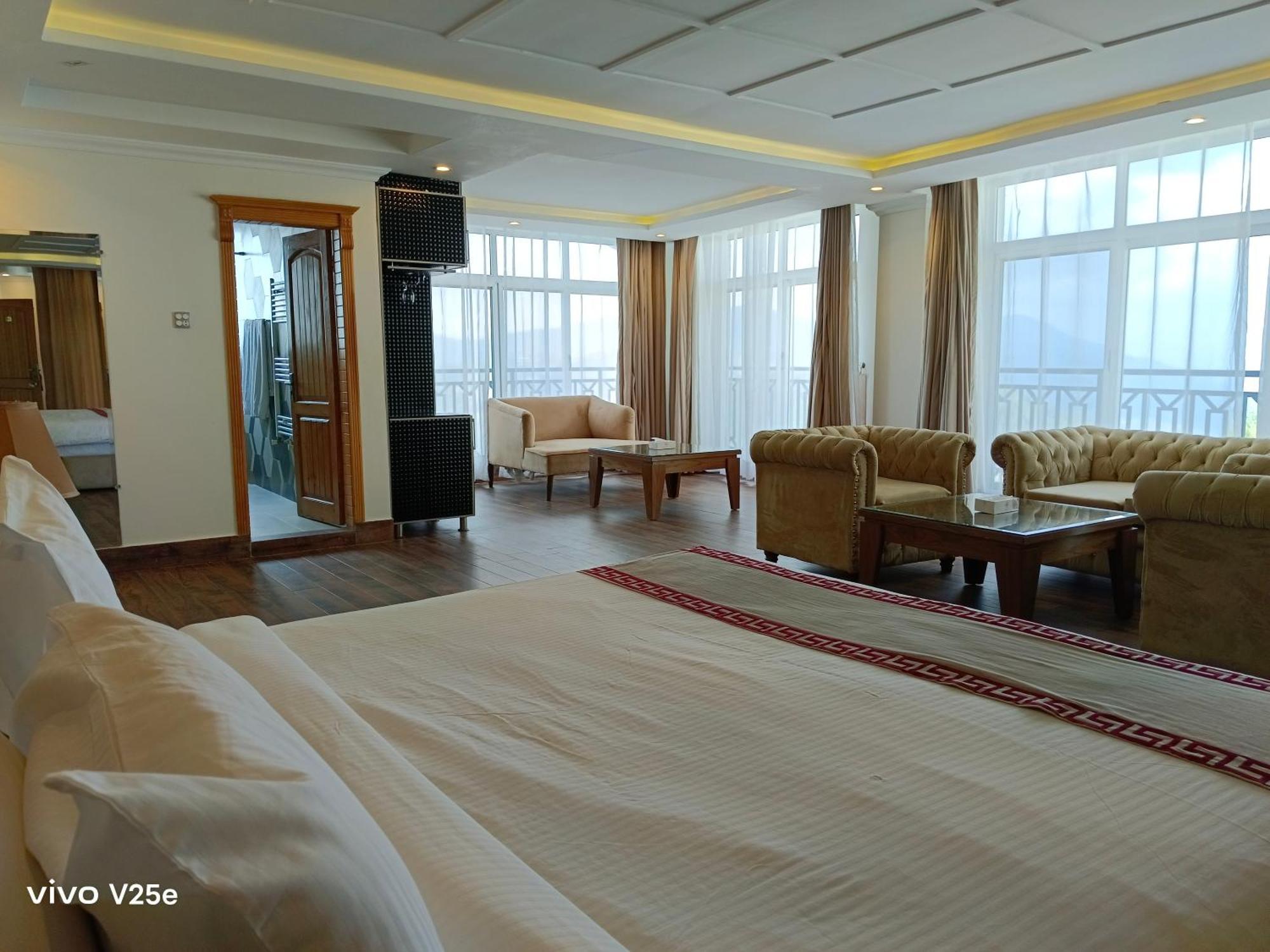 Falettis Grand Hotel Murree Exterior photo